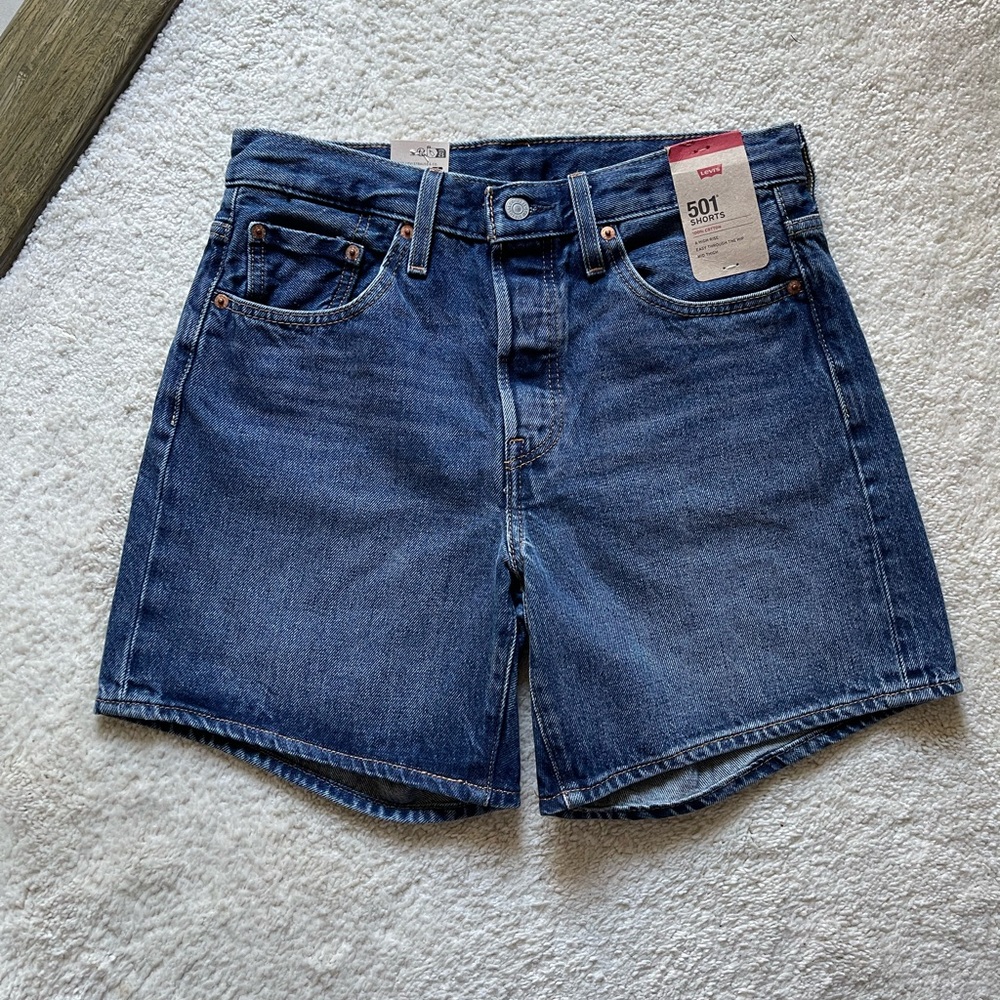 NWT Levi’s 501 High Rise Women's Classic Blue Jean Shorts Size 29